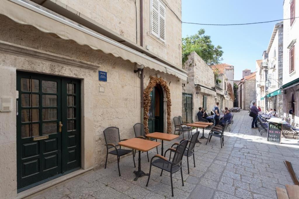 Dubravka Iza Roka * Dubrovnik
